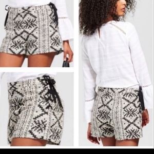 Who What Wear Women's side Lace Shorts